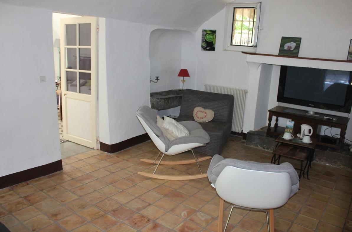 Bed and Breakfast Domaine De La Carriere Sumène Exterior foto